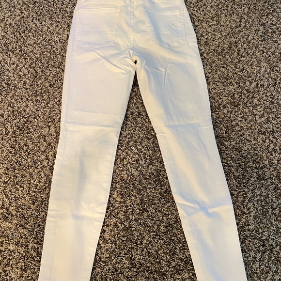 American Eagle White Skinny Jeans - Picture 2 of 4